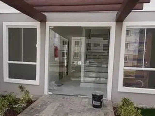 Imagem: O apartamento possui 2 Dormitórios, 1 Banheiro, 1 Vaga na
