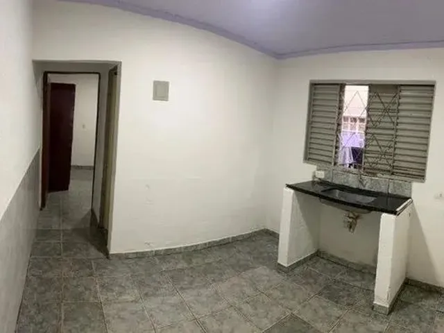 Imagem: Aluguel Barraco de Fundo