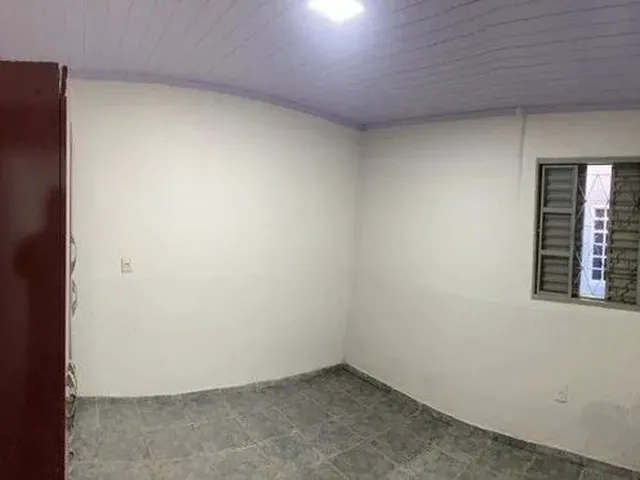 Imagem 4: Aluguel Barraco de Fundo