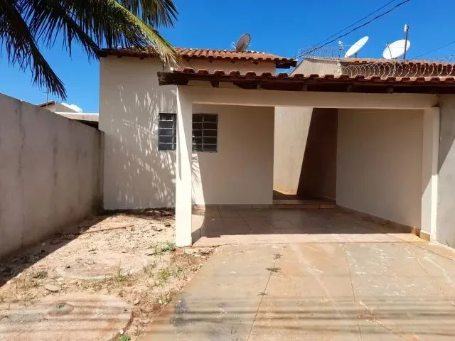Imagem 1: Casa Aero Rancho, 2 Quartos e Etc com Varanda Garagem Coberta e Quintal
