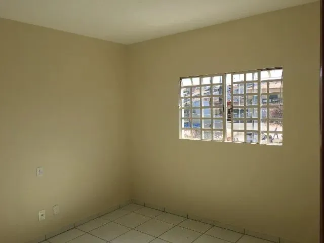 Imagem: O apartamento possui 2 Dormitórios, 1 Suíte, 2 Banheiros,