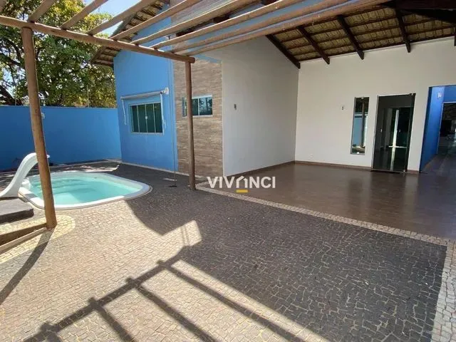 Imagem 1: Casa com 3 Quartos e Área de Lazer para Alugar