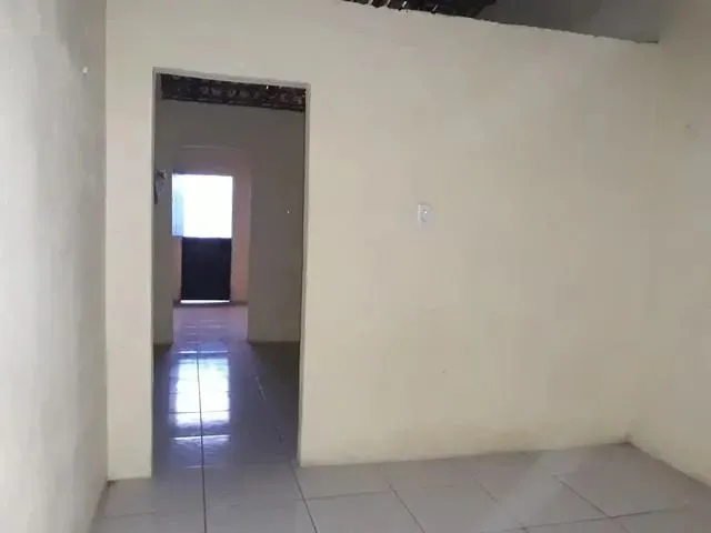 Imagem 4: Casa com 81M², 2 Quartos, 01 Banheiro, Cozinha, Sala e Área de Serviço. Próximo A