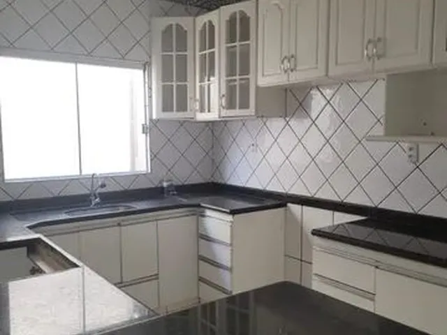 Imagem 9: Casa para Aluguel Possui 300 Metros Quadrados com 4 Quartos em Parque Amazônia