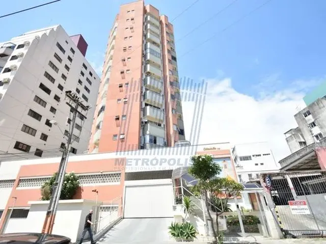 Imagem: A kitnet possui 1 Banheiro, 1 Vaga na garagem, 33m² de