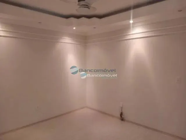 Imagem: O apartamento possui 2 Dormitórios, 1 Banheiro, 1 Vaga na