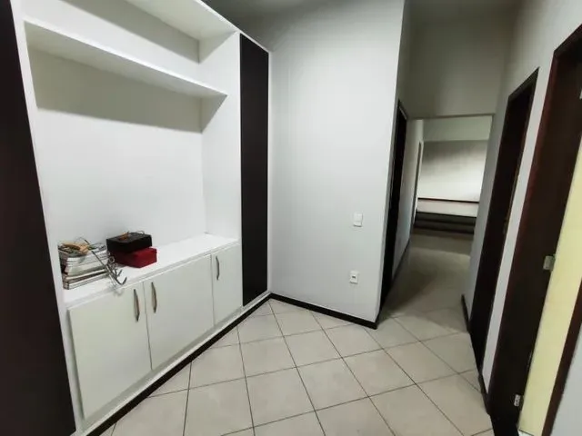 Imagem 8: Casa Linear Centro C/ 3Qts, Send 1Suíte, 2Brs, 2Vgs, Quintal, Split, Blindex, Amrs