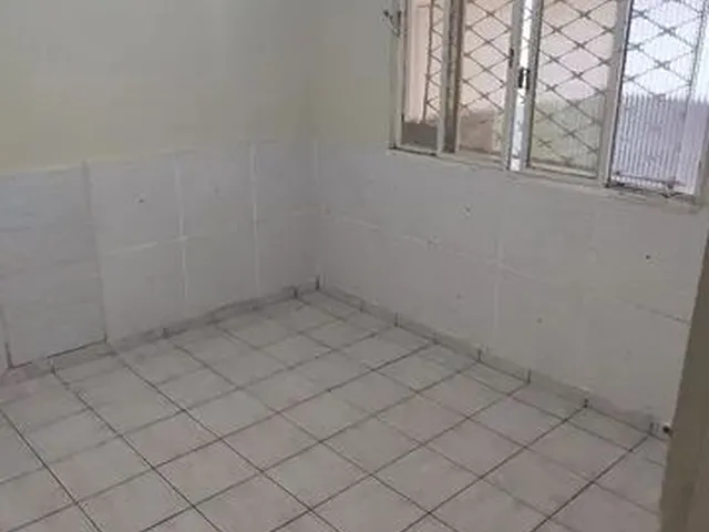 Imagem: Alugo Barraco de Fundos