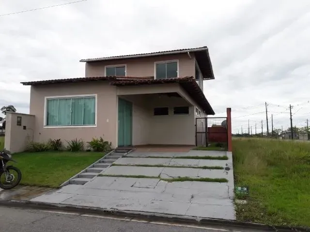 Imagem: A casa em condomínio possui 4 Dormitórios, 3 Banheiros, 2