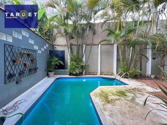 Imagem: A casa possui 3 Dormitórios, 1 Suíte, 3 Banheiros, 3