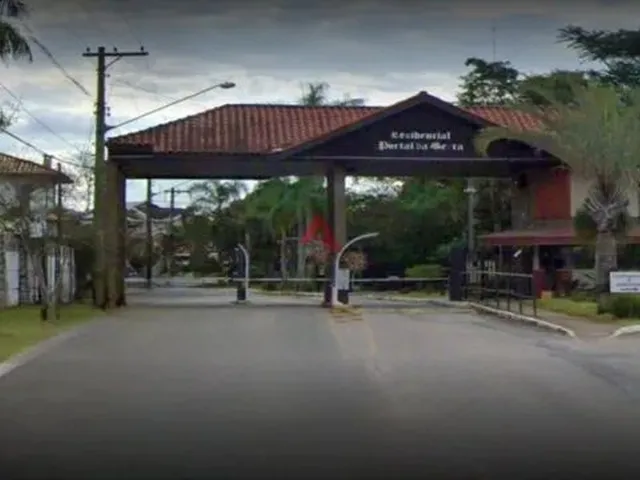 Imagem: A casa em condomínio possui 5 Dormitórios, 1 Suíte, 4