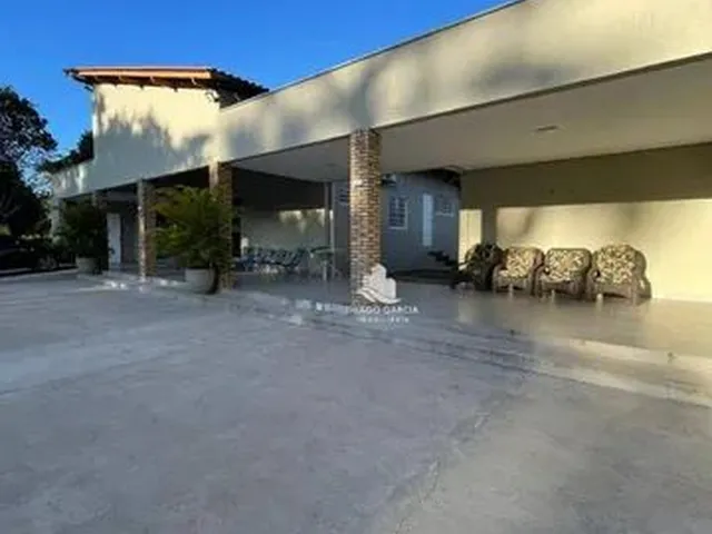 Imagem: A fazenda possui 7 Dormitórios, 5 Banheiros, 160.000m² de
