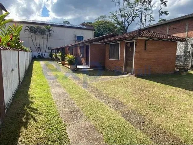 Imagem: Chalés na Colônia Finlandesa Penedo-Rj