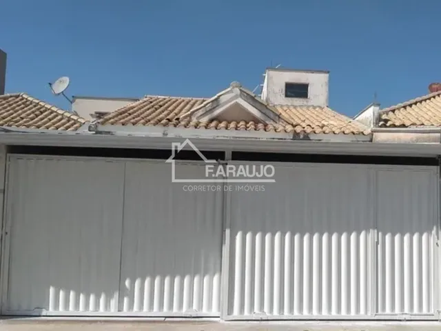 Imagem 1: Casa Térrea com Piscina Privativa, 2 Vagas de Garagens Coberta, no Jardim Residencial