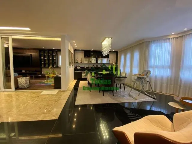 Imagem: Casa com 4 Dormitórios À Venda, 750 M²