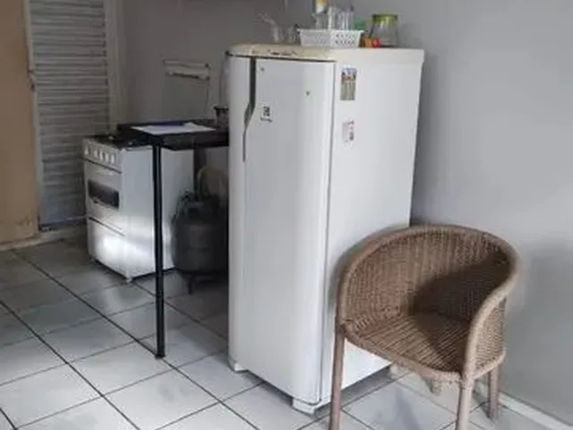 Imagem 15: Quitinete Quarto com aluguel por R$700 /mês
