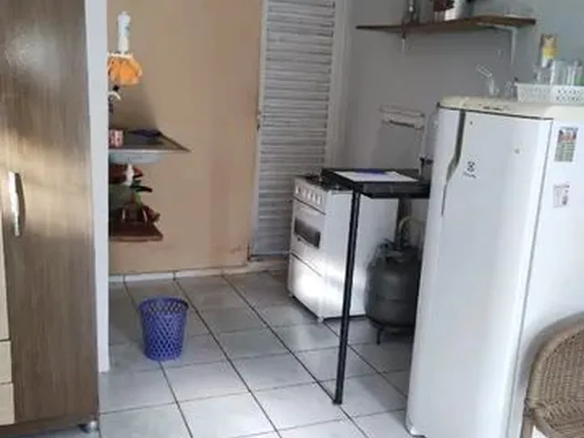 Imagem 10: Quitinete Quarto com aluguel por R$700 /mês