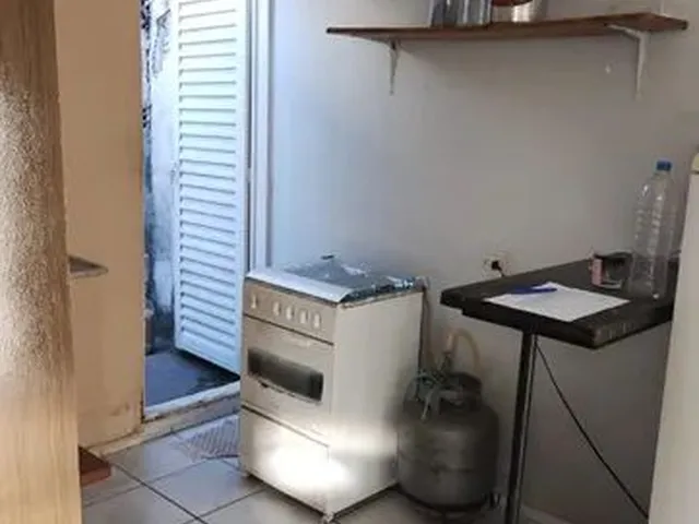 Imagem 13: Quitinete Quarto com aluguel por R$700 /mês