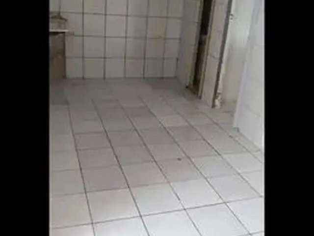 Imagem: A casa possui 2 Dormitórios, 1 Banheiro, 1 Vaga na