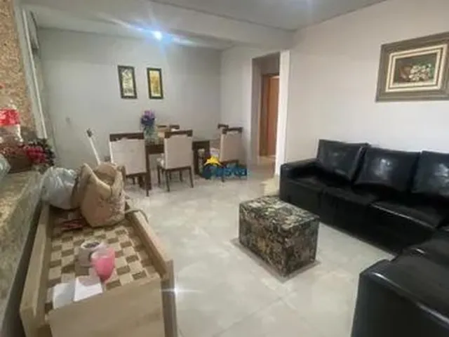 Imagem: Casa À Venda, 4 Quartos, 1 Suíte, 1 Vaga