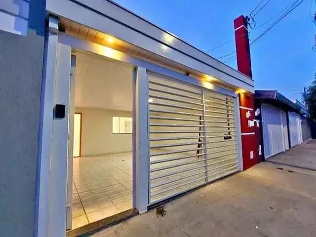 Imagem: Linda Casa no Adrianopolis, no Conj. Ica