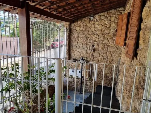 Imagem: Linda Casa com 2 Pavimentos, Varanda, Churrasqueira