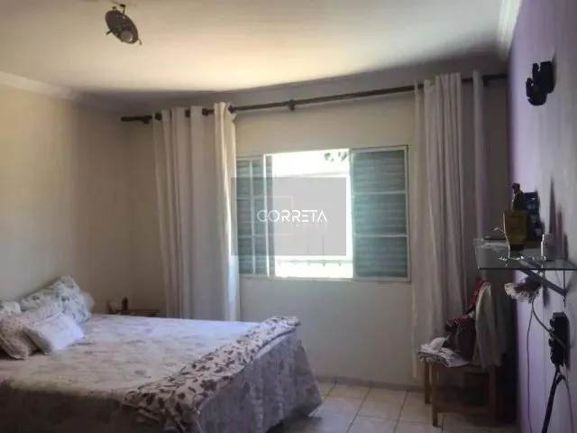 Imagem: Casa com 3 Dormitórios, 215 M² por R$