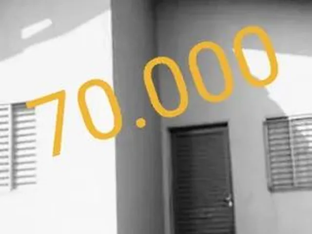 Imagem: A casa possui 2 Dormitórios, 1 Banheiro, 2 Vagas na