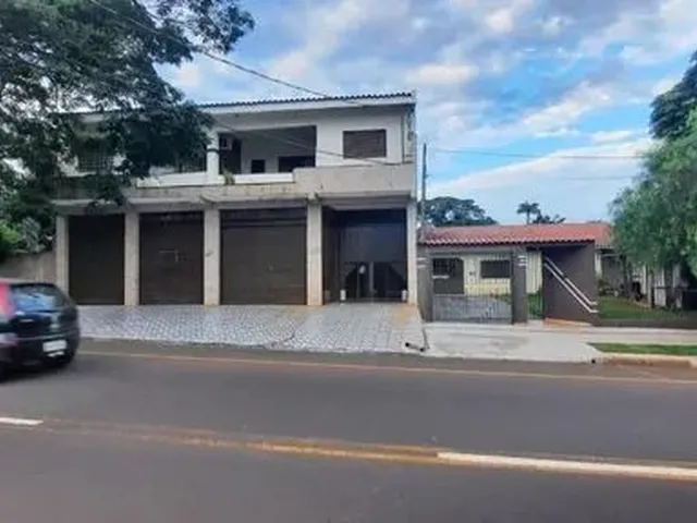Imagem 1: Sobrado com Ótima Localização na Avenida Guedner