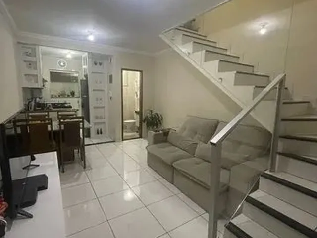 Imagem: Alugo - Excelente Casa Geminada com 2 Pavimentos