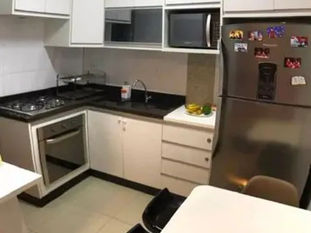Imagem: O apartamento possui 2 Dormitórios, 1 Banheiro, 1 Vaga na