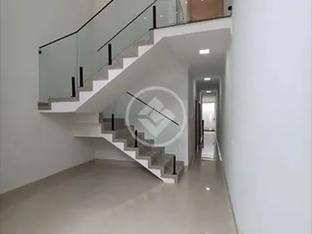 Imagem: Sobrado À Venda com 3 Quartos no Residencial