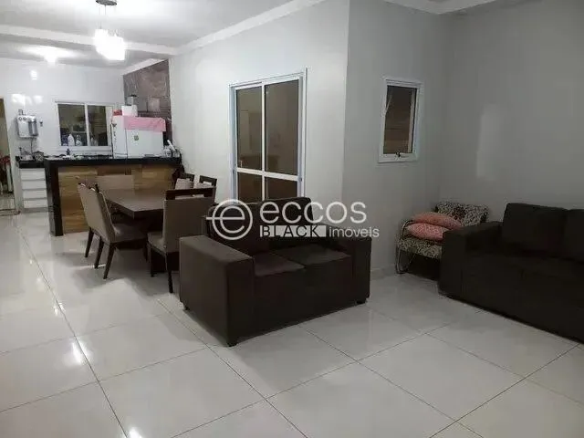 Imagem: Casa em Condomínio À Venda, 3 Quartos