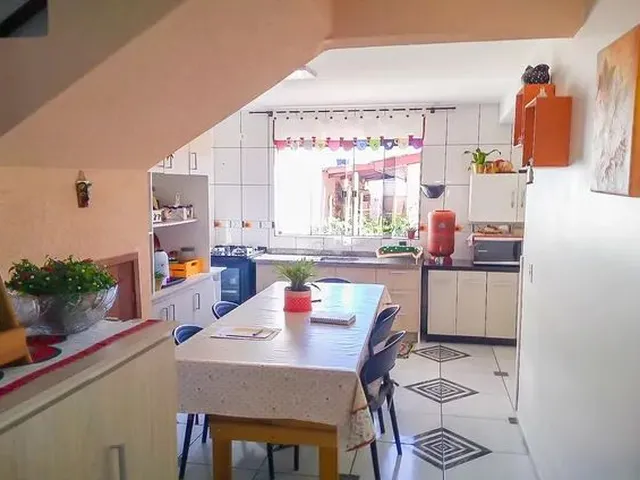 Imagem 10: Sobrado para Venda Tem 184 M² com 3 Quartos em Emiliano Perneta - Pinhais - Pr