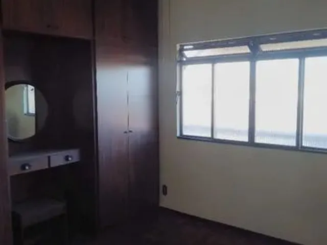Imagem 9: Excelente Casa de 4 Quartos no Camargos