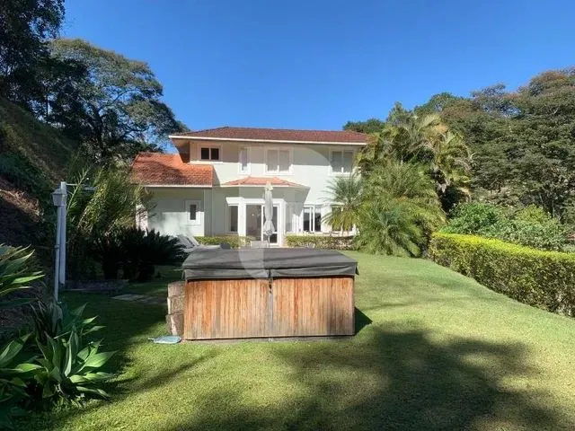 Imagem: Petrópolis - Casa de Condomínio - Pedro