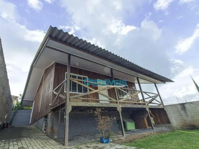 Imagem 1: Casa com 2 Quartos para Alugar na R. Alberto Bernarski - São Braz - Curitiba/Pr