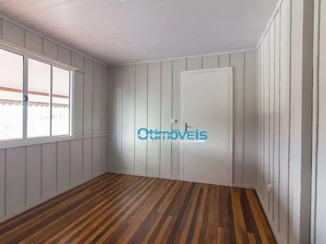 Imagem 2: Casa com 2 Quartos para Alugar na R. Alberto Bernarski - São Braz - Curitiba/Pr
