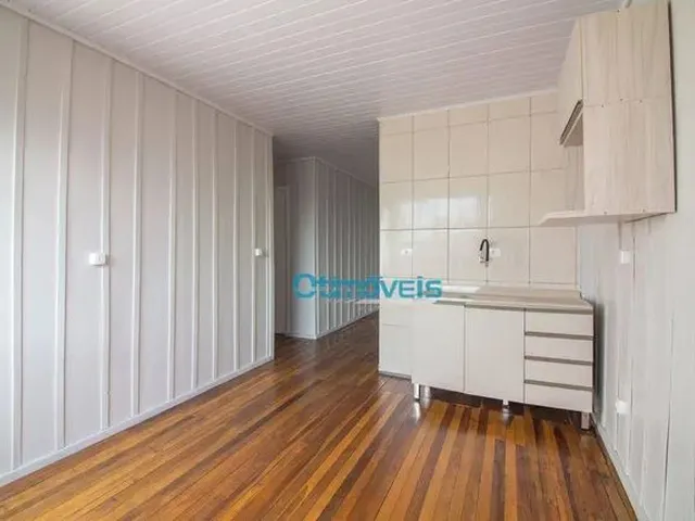Imagem 8: Casa com 2 Quartos para Alugar na R. Alberto Bernarski - São Braz - Curitiba/Pr