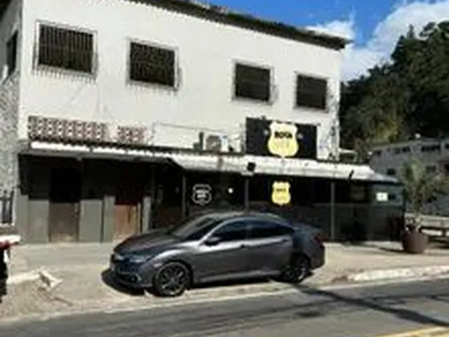Imagem 1: Sobrado com Área Externa e Salão Anexo