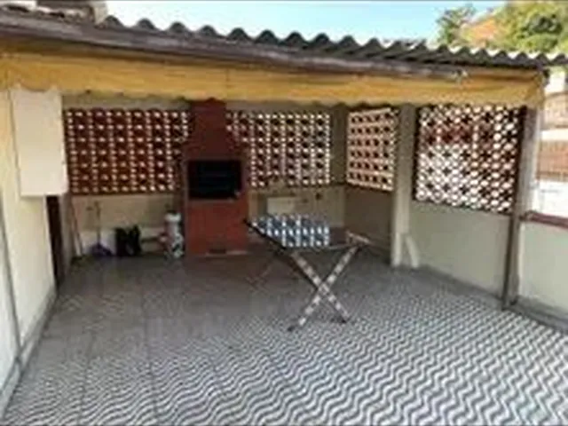 Imagem 2: Sobrado com Área Externa e Salão Anexo