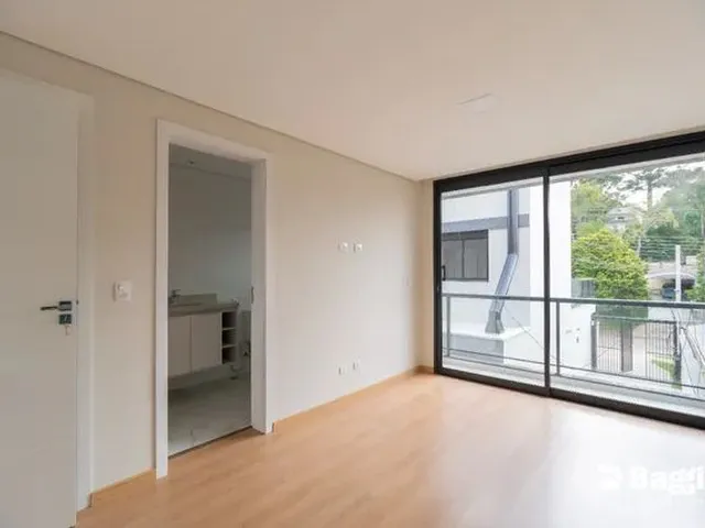 Imagem 3: Casa de 3 Quartos para Alugar no Bairro Campo Comprido