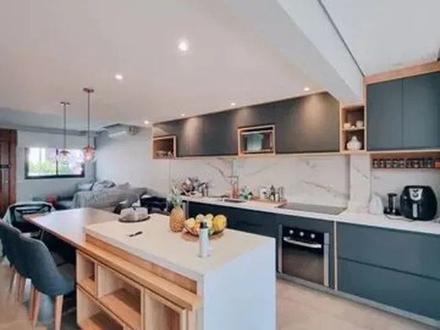 Imagem: A casa possui 4 Dormitórios, 2 Suítes, 3 Banheiros, 2
