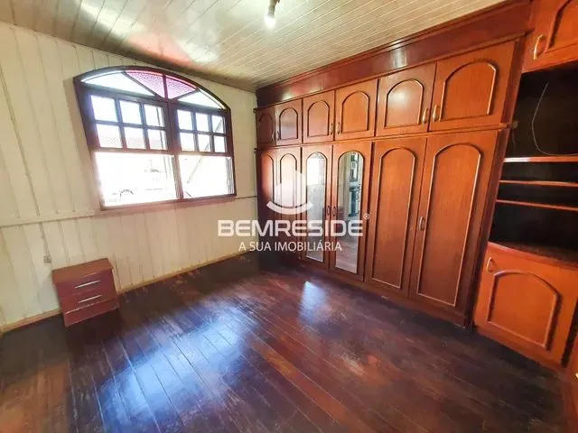 Imagem 4: Casa com 4 Quartos com Excelente Localização