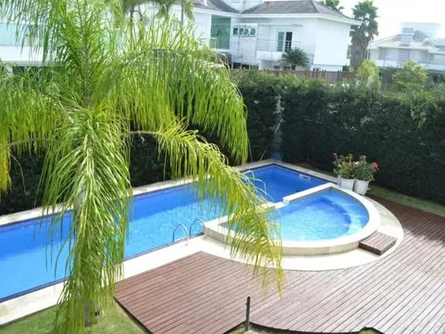 Imagem 11: Casa para Aluguel Tem 380 Metros Quadrados com 5 Quartos em Jurerê - Florianópolis - Sc