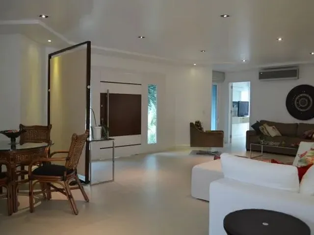 Imagem 9: Casa para Aluguel Tem 380 Metros Quadrados com 5 Quartos em Jurerê - Florianópolis - Sc