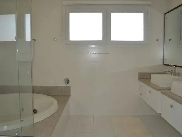 Imagem 14: Casa para Aluguel Tem 380 Metros Quadrados com 5 Quartos em Jurerê - Florianópolis - Sc