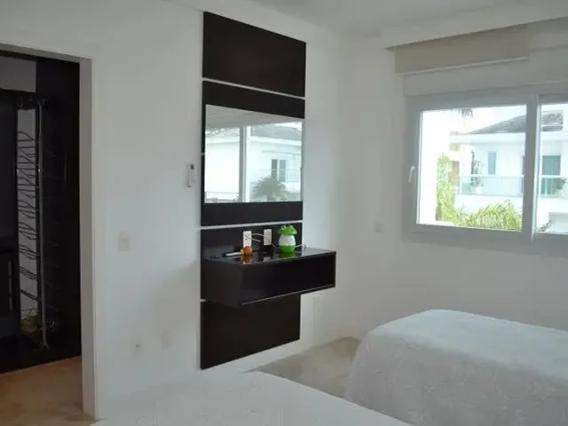 Imagem 10: Casa para Aluguel Tem 380 Metros Quadrados com 5 Quartos em Jurerê - Florianópolis - Sc