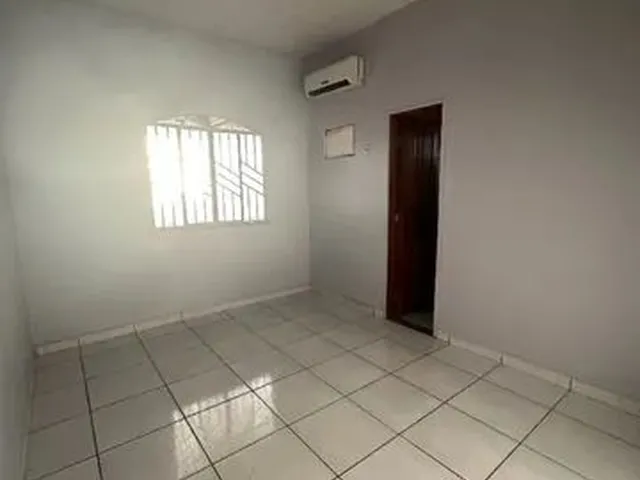 Imagem 8: Aluga-Se Casa no Centenário com 2 Quartos, Piscina, Sala e Cozinha Americana