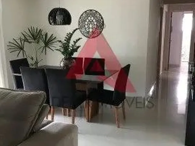 Imagem: O apartamento possui 4 Dormitórios, 1 Suíte, 2 Banheiros,